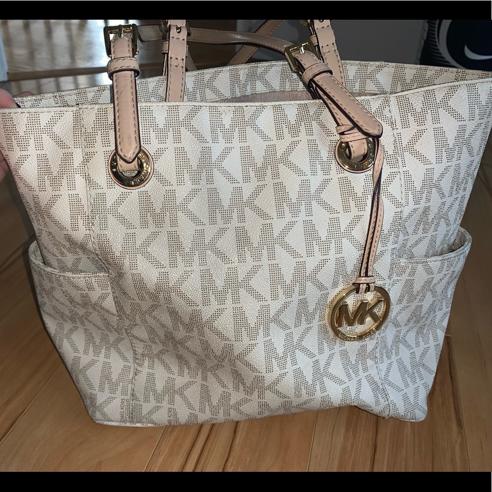 Michael Kors Jet Set Logo Tote Vanilla